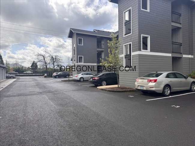 Building Photo - 1100 Q St