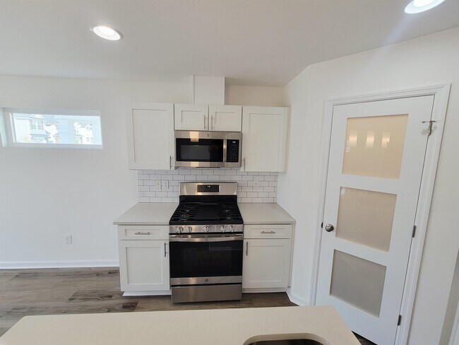Building Photo - 1367 Landon Hills Dr