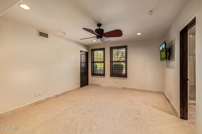 Building Photo - 8406 E Calle Buena Vista