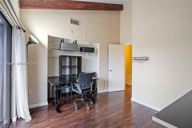 Building Photo - 1927 SW 107th Ave