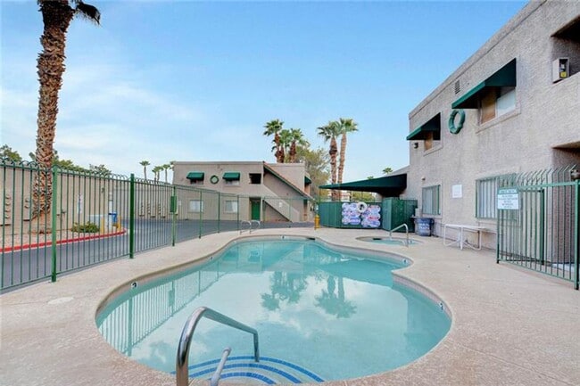 Building Photo - 6750 Del Rey Ave