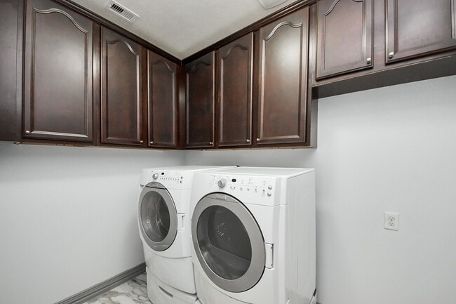 Building Photo - 4410 Lodge Vine Ct