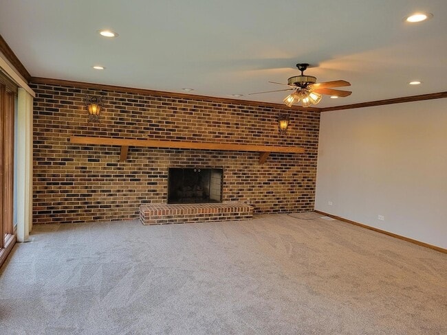 Building Photo - 3483 S Shore Dr