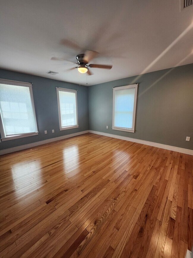 Building Photo - Oversized 3-Bedroom Duplex for Rent – $3,000/Month