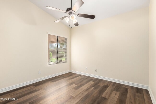 Building Photo - 1517 W Islandia Dr