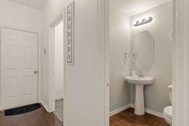 Building Photo - 7016 Playa