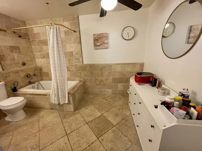 Building Photo - 6843 NW 29th Ave