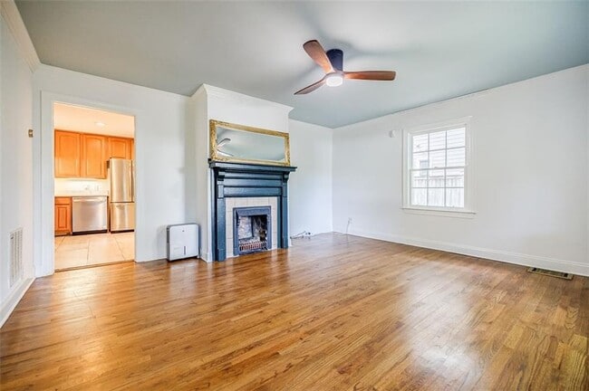 Building Photo - 183 Locust St NE