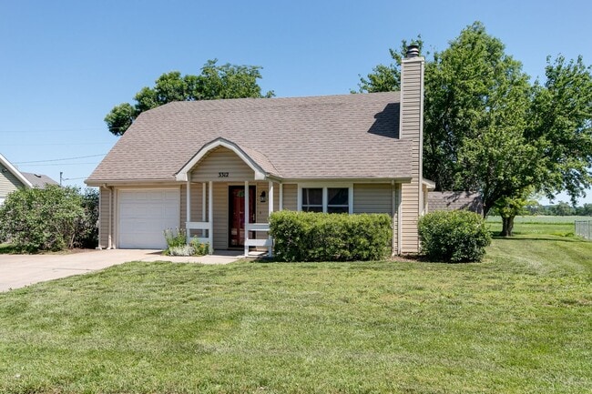 Building Photo - Blending Relaxation & Sophistication Creat...