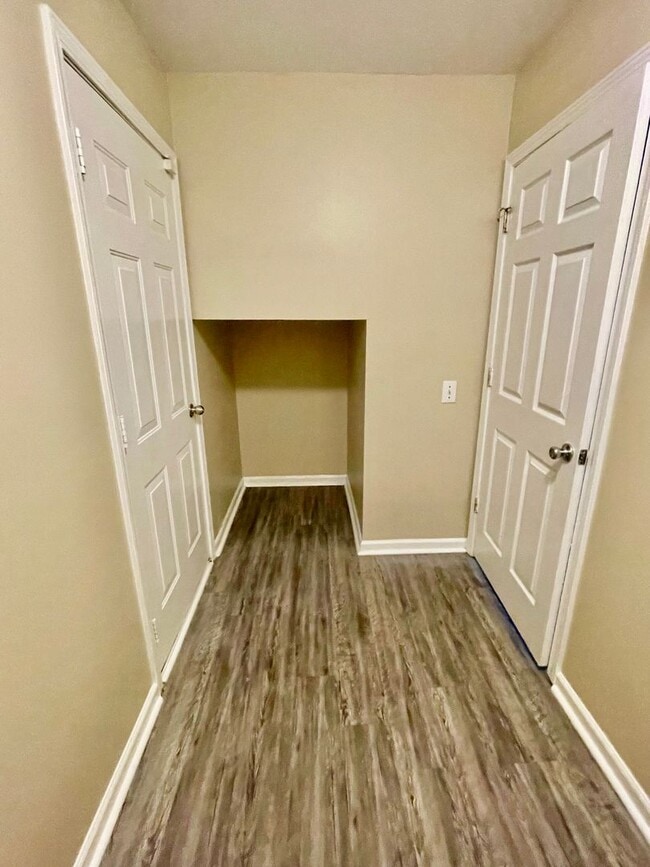 Building Photo - Come see this beautiful 2 Story 4 bedroom 2.5 bath 1 Car garage home