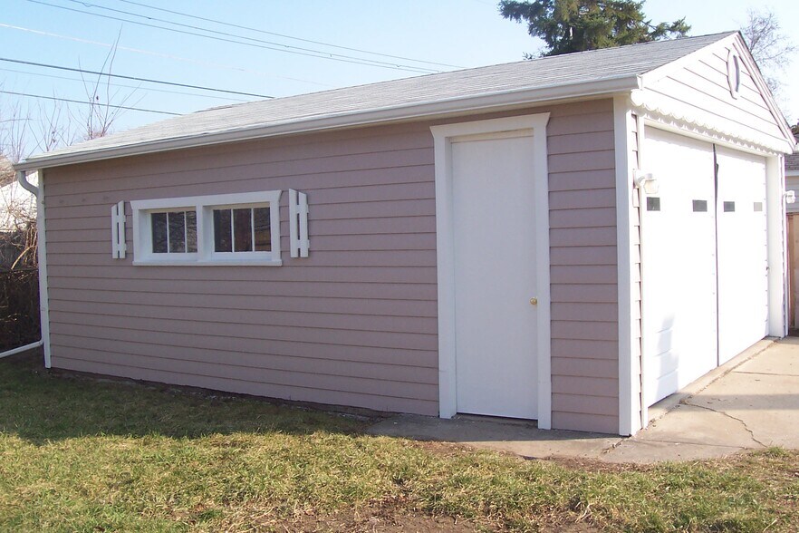 Building Photo - 21536 Panama St