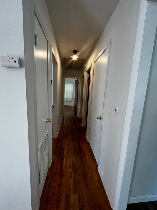 Building Photo - 9745 Poindexter Rd