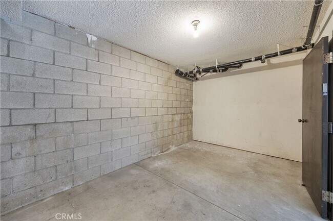 Building Photo - 525 Concord St