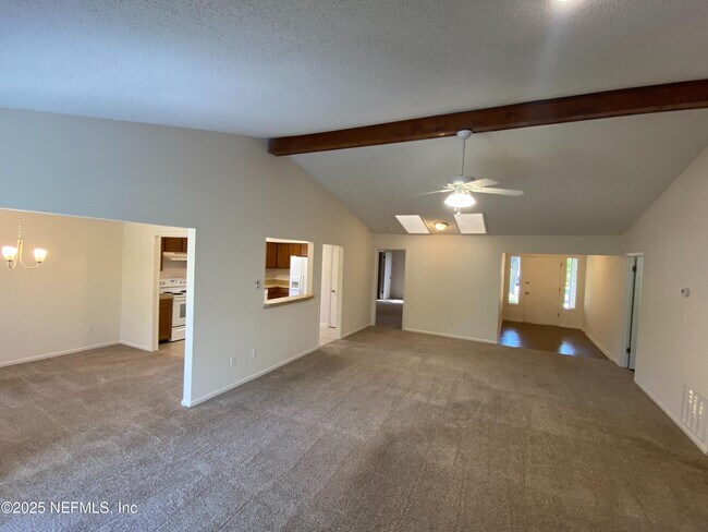 Building Photo - 12924 Tree Way Ln