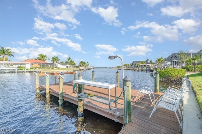 Building Photo - 1765 Cape Coral Pkwy E