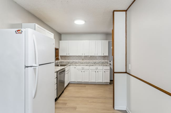 Building Photo - Beautiful 3 Bedroom 1 Bath Home
