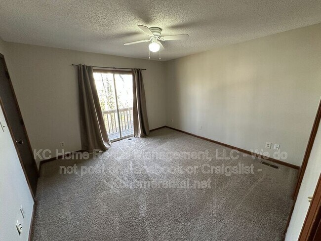 Building Photo - 225 Ottawa St