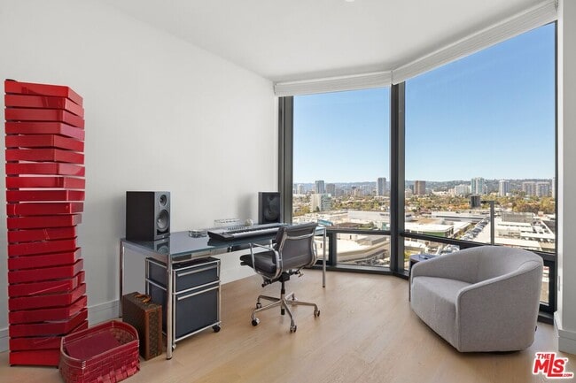 Building Photo - 211 Elm Ct