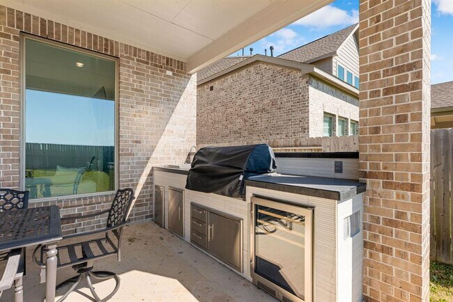 Building Photo - 4122 Basin Park Dr