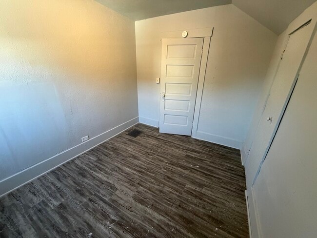 Building Photo - 1128 Chandler-