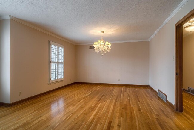 Building Photo - 356 Perkins Extd