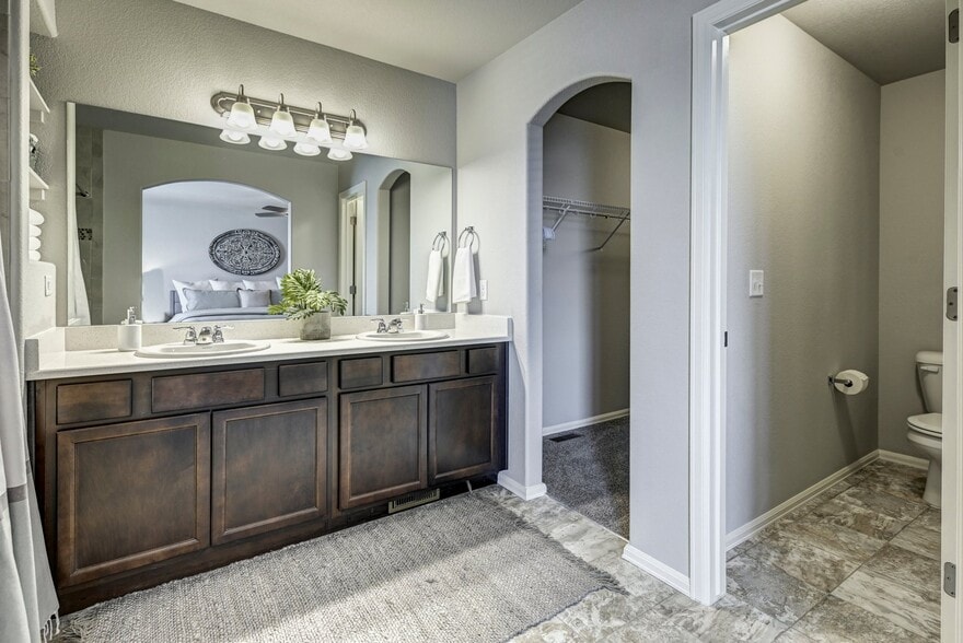 Building Photo - 7604 Sand Lake Heights