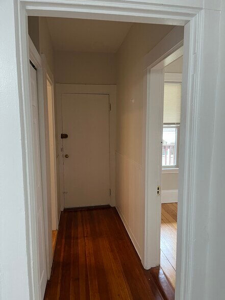 Building Photo - 69 Calumet St