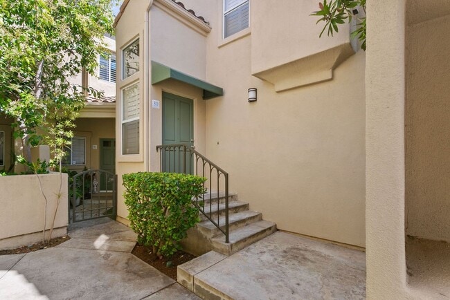 Building Photo - 89 Fleurance St
