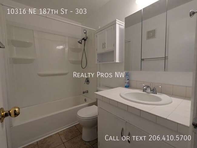 Building Photo - 10316 NE 187th St