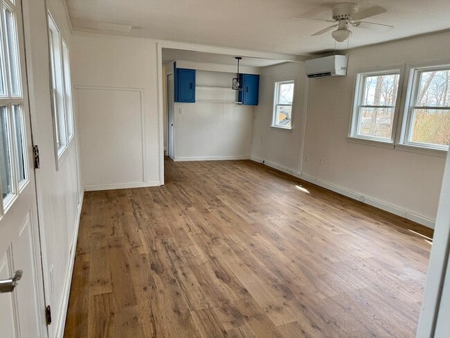 Building Photo - 12 Hayes St