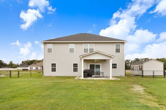 Building Photo - STUNNING & SPACIOUS 4 BR | 2.5 BA 2-Story *Pikeville School District*