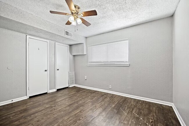 Building Photo - 5418 Reiger Ave