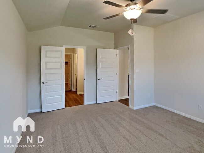 Building Photo - 2828 Mill Run Bnd