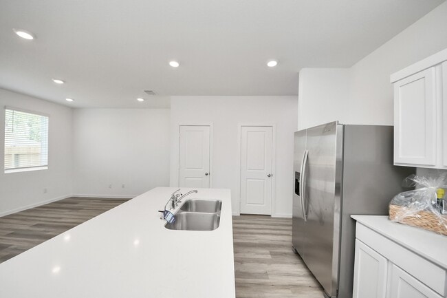 Building Photo - 6770 Bertner Ave