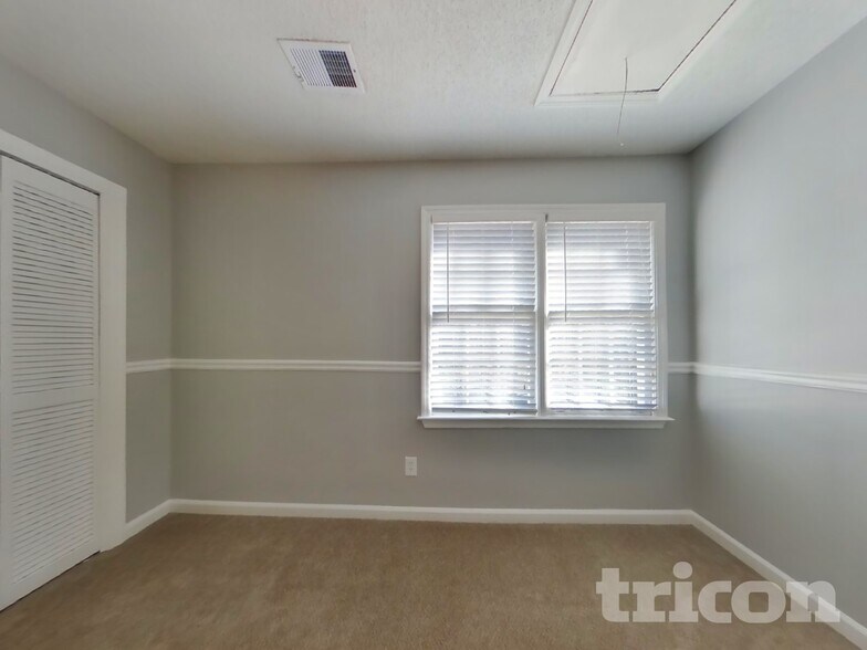 Building Photo - 4981 Brownwood Dr