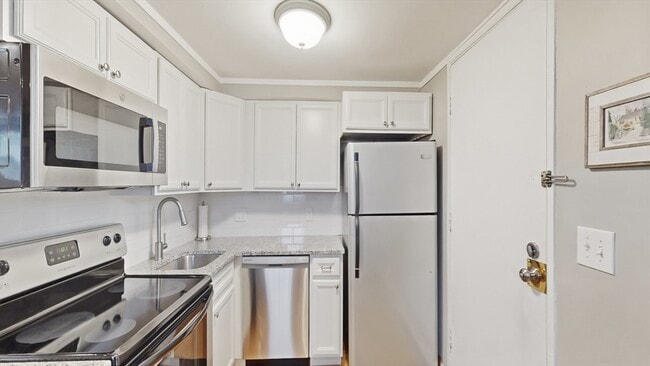 Building Photo - 130 G St