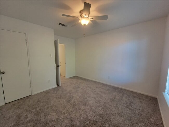 Building Photo - 1808 Saxony Ln