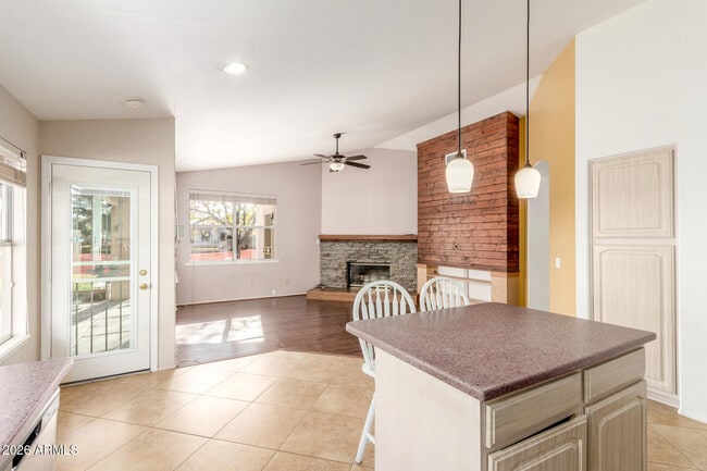 Building Photo - 1629 S Ash Dr