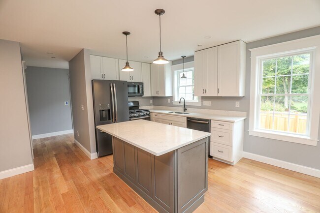 Building Photo - 24 Boston Rd