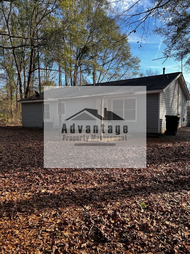 Building Photo - 420 N Elizabeth Ln