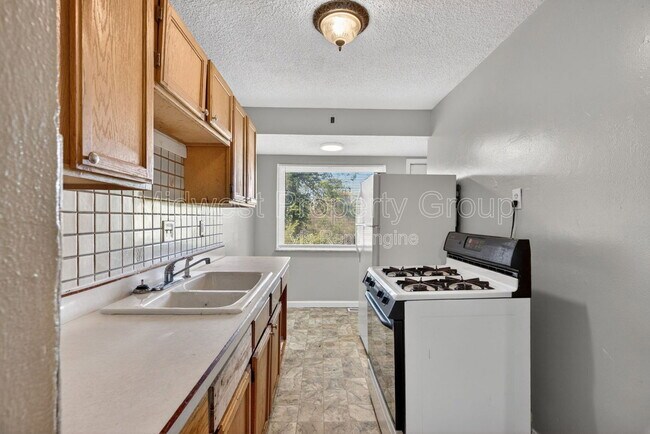 Building Photo - 257 Glen Garry Rd