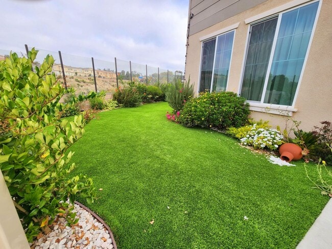 Building Photo - Fully Remodeled 3bed/2.5bath House.