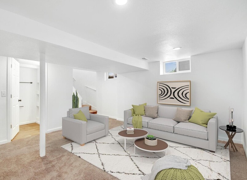 Building Photo - Move-in-ready Park Hill home with oversized yard for entertaining