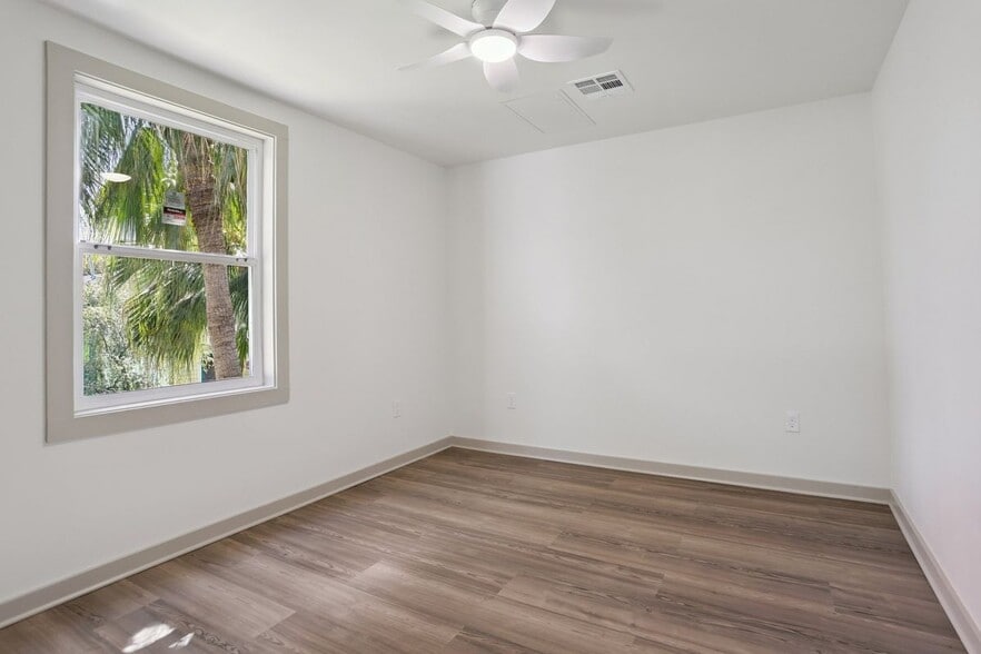 Building Photo - 720 Spain St