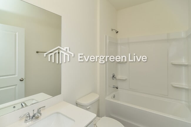 Building Photo - 154 Snowdrop Ave