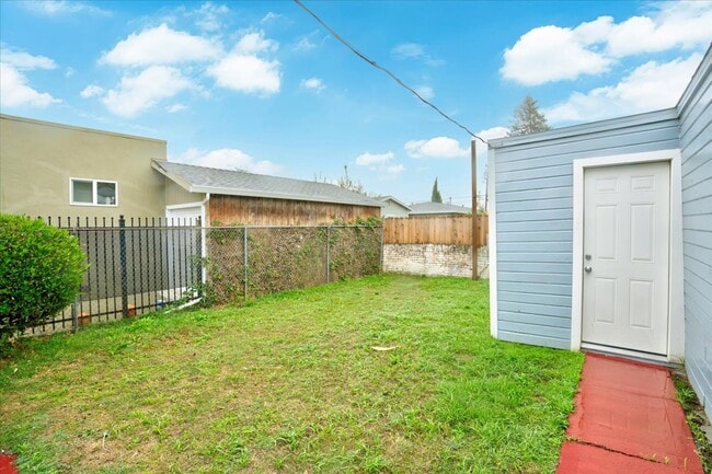 Building Photo - 2672 77th Ave