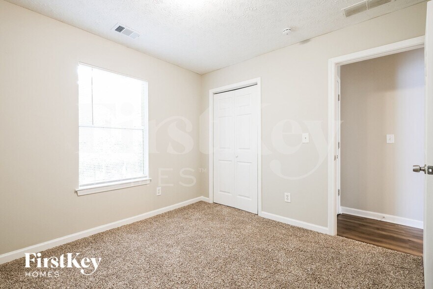 Building Photo - 5715 Hidden Brook Cir