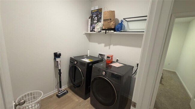 Building Photo - 2512 Hackamore Dr