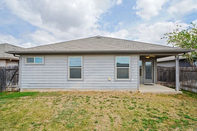 Building Photo - Modern 4-Bed Home with Open Layout in New Braunfels - Realtor Commission: $500