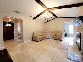 Building Photo - 2821 Maydelle Ln